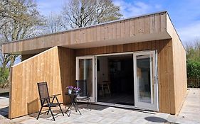 Strandhuisje Eva, Dicht Bij Zee